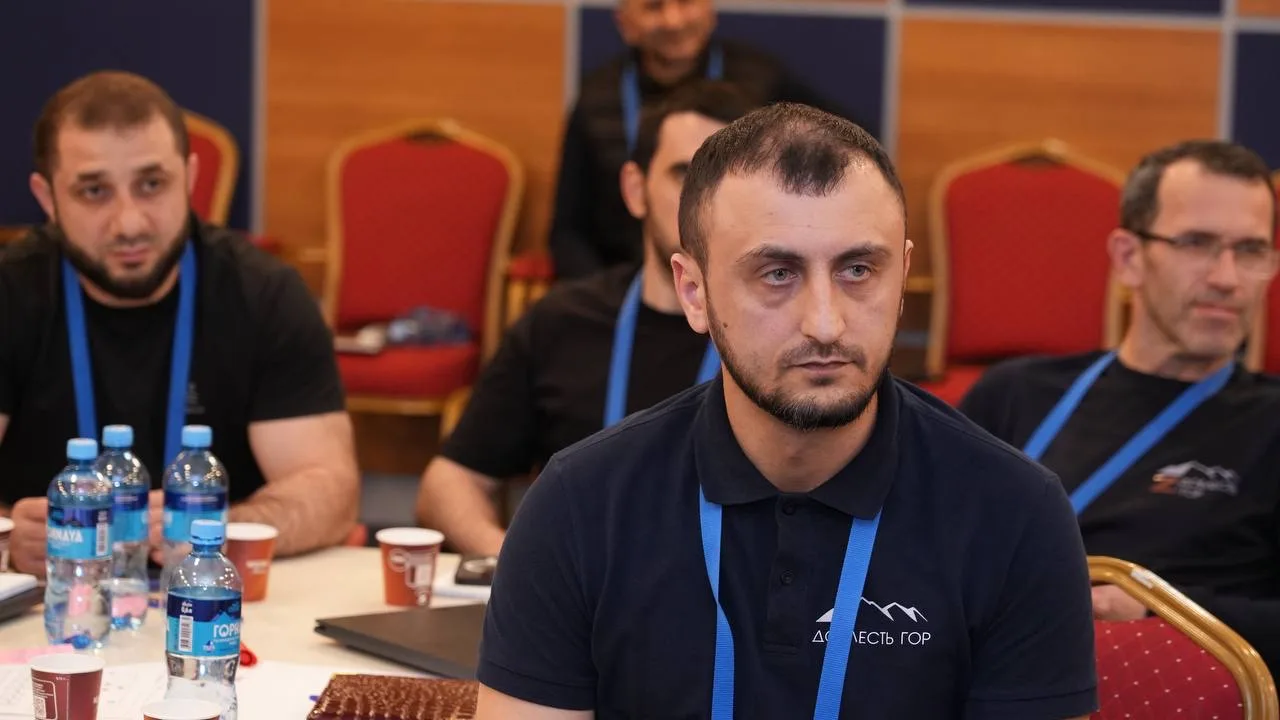 Первый заместитель Председателя Правительства РД Руслан Алиев провел встречу с участниками региональной кадровой программы «Доблесть гор»