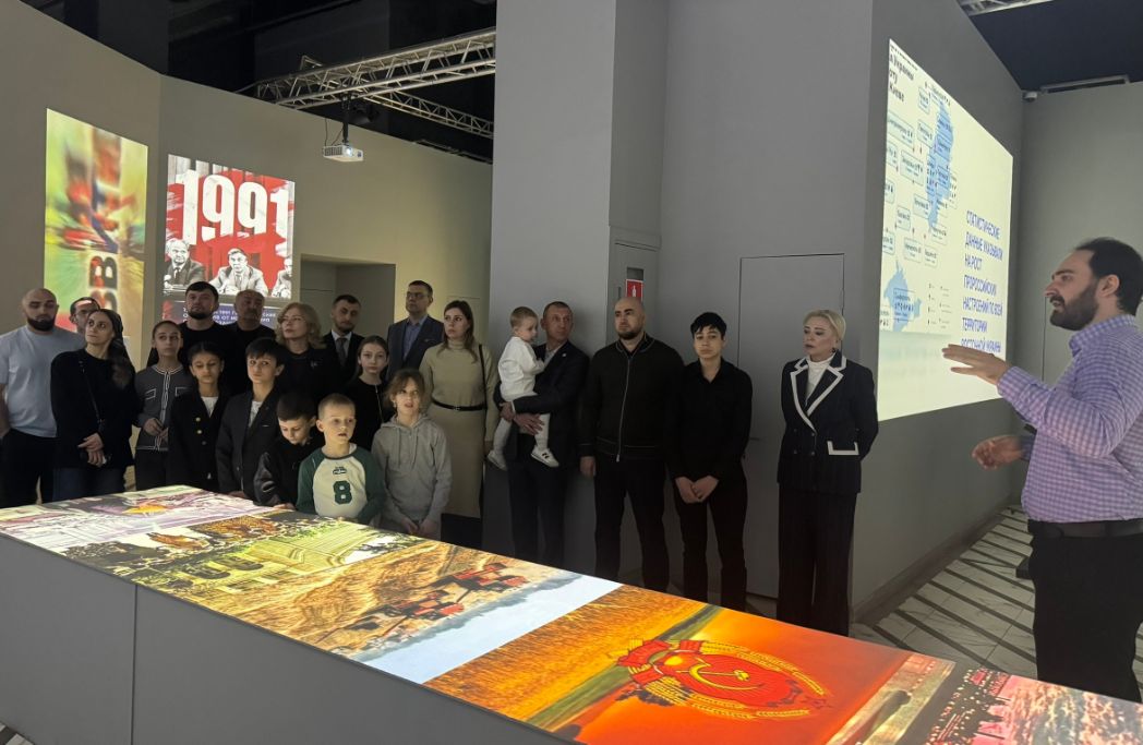 Участники программы «Доблесть гор» посетили мультимедийную выставку «Поколение героев» в Историческом парке «Россия - моя история»