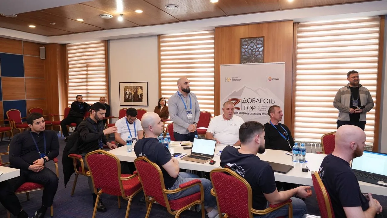 Первый заместитель Председателя Правительства РД Руслан Алиев провел встречу с участниками региональной кадровой программы «Доблесть гор»