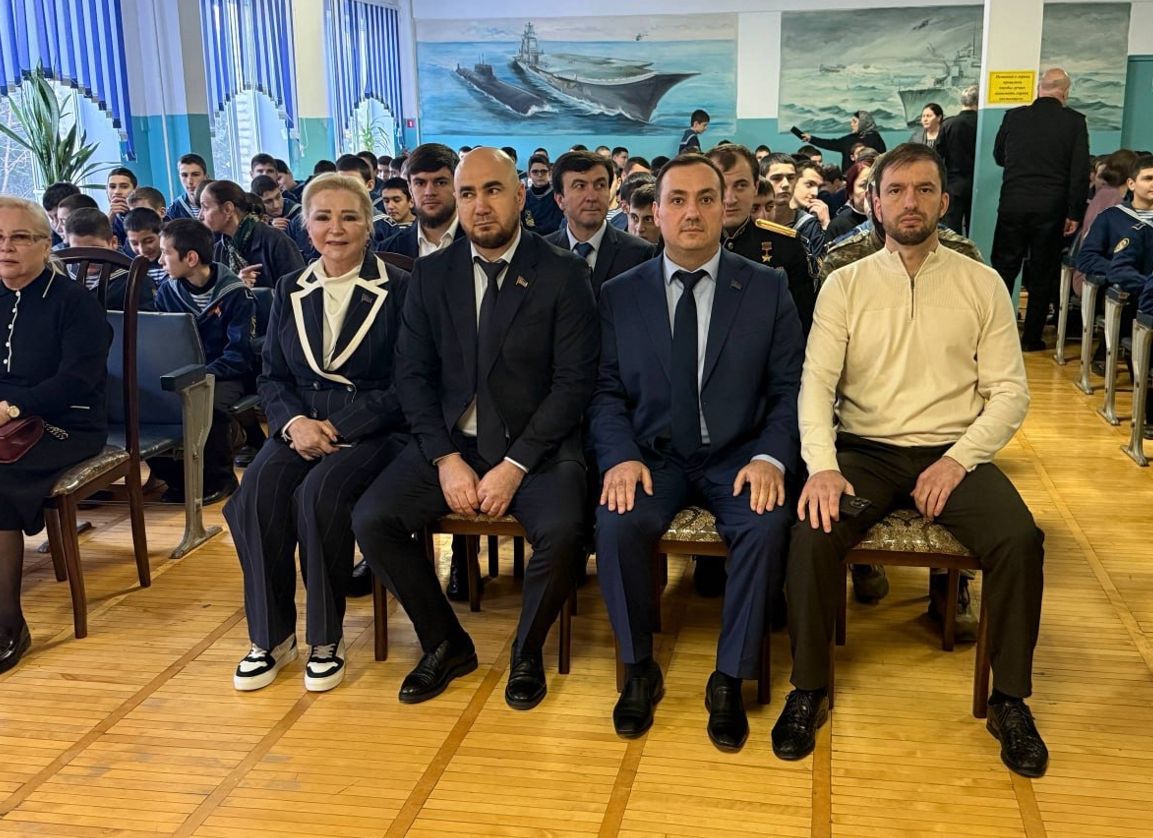 Участники программы «Доблесть гор» приняли участие в торжественной церемонии вручения паспортов учащимся Кадетской морской школы-интерната имени М.И. Гаджиева в г. Каспийске.