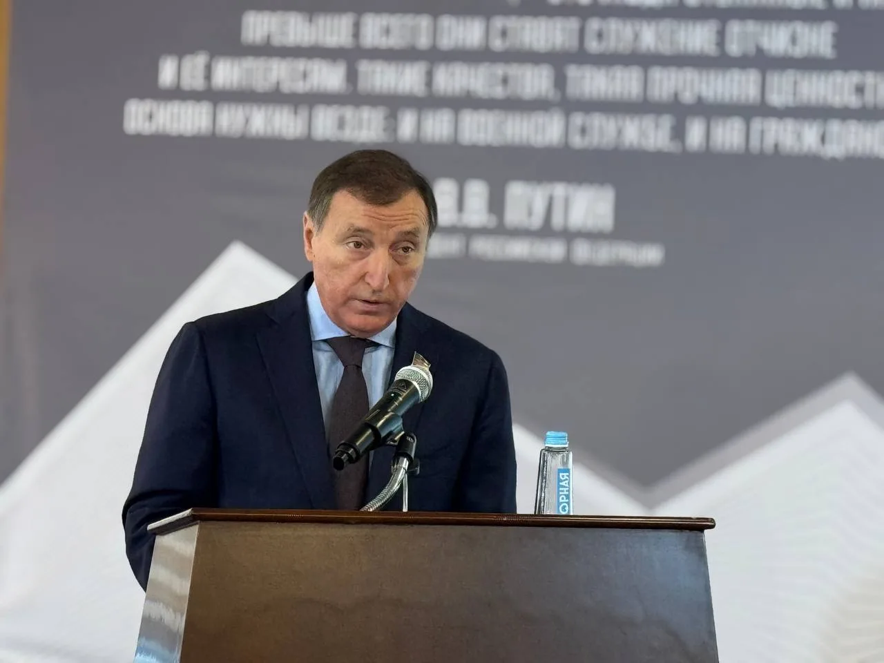 Председатель Народного Собрания Республики Дагестан Заур Аскендеров проводит встречу с участниками региональной программы развития «Доблесть гор»